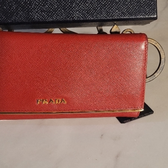 Prada Red Wallet Smooth Leather Elegant Design - Picture 16 of 16